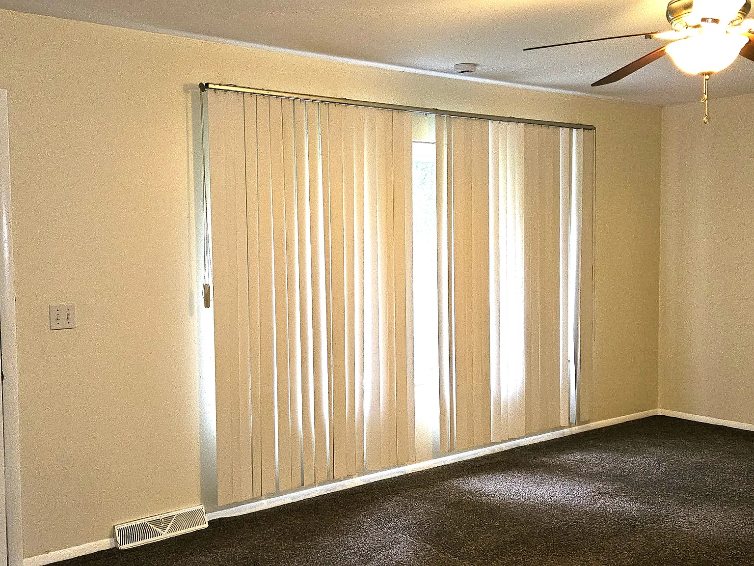 2 bed, 1000 sqft, $1,150 — Photo 2