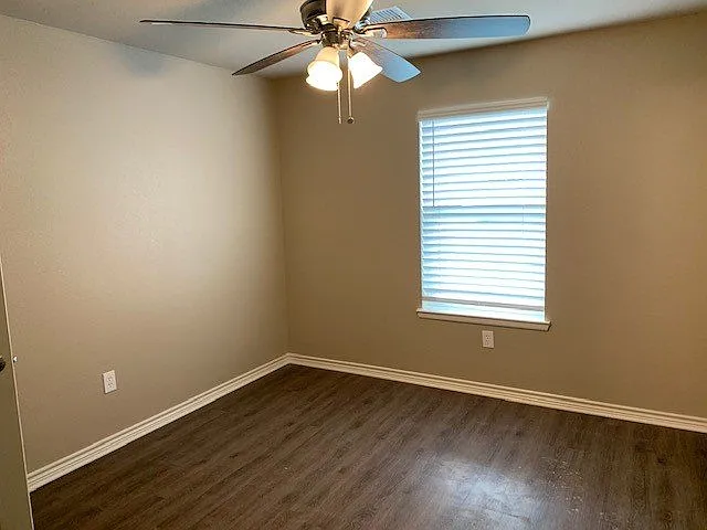 1753 E Henderson Rd — Photo 3