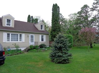 164 Maxwell Rd, Latham, NY 12110