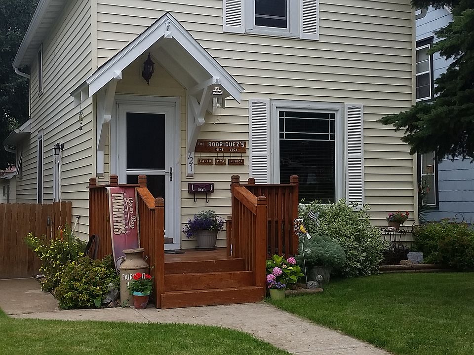 1st image of 721 6th St NE
