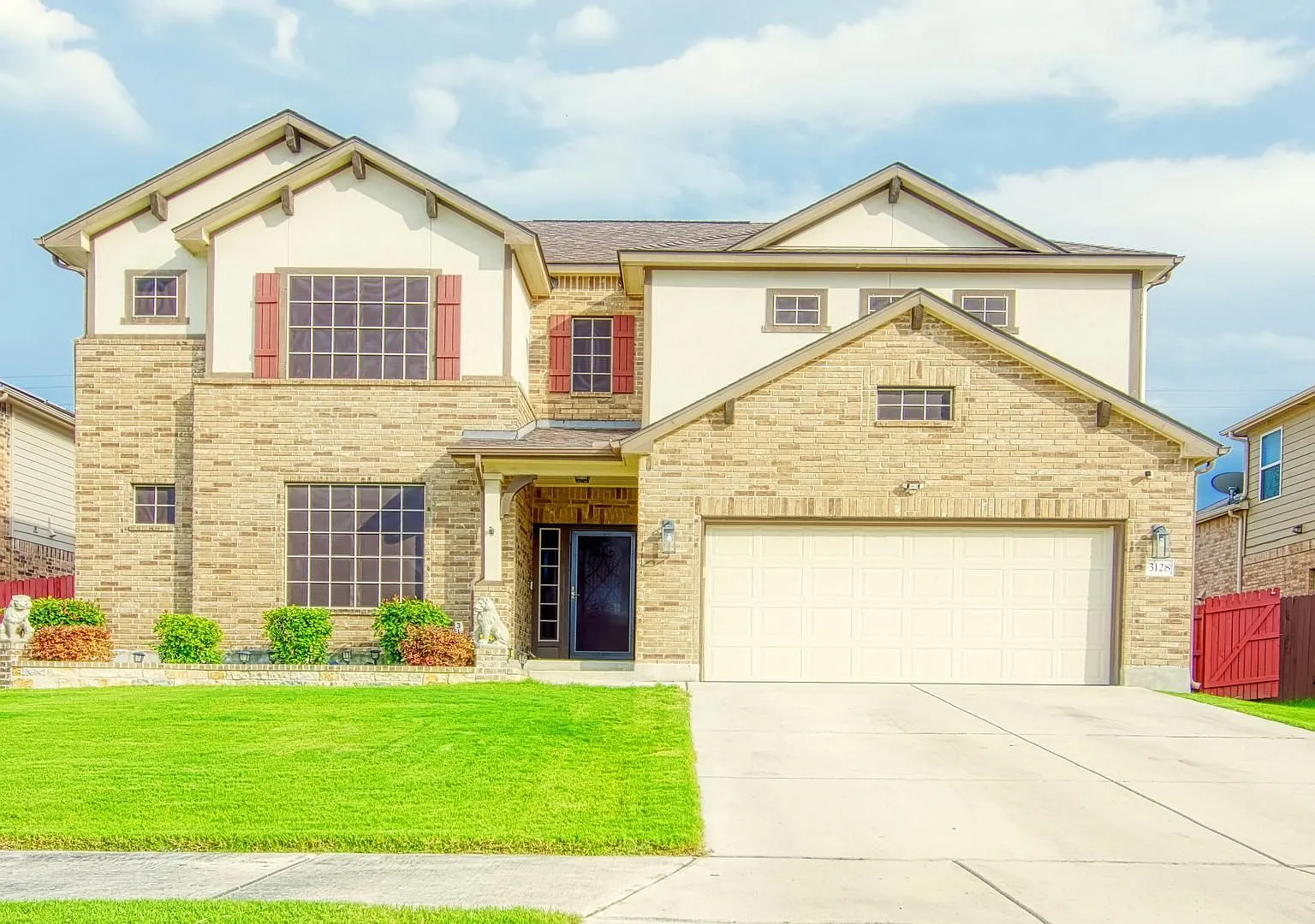 4 bed, 2.5 bath, 3509 sqft, $2,500 — Photo 1