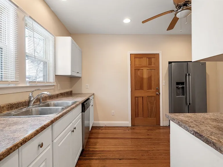 25-27 Lafayette St #1 — Photo 7