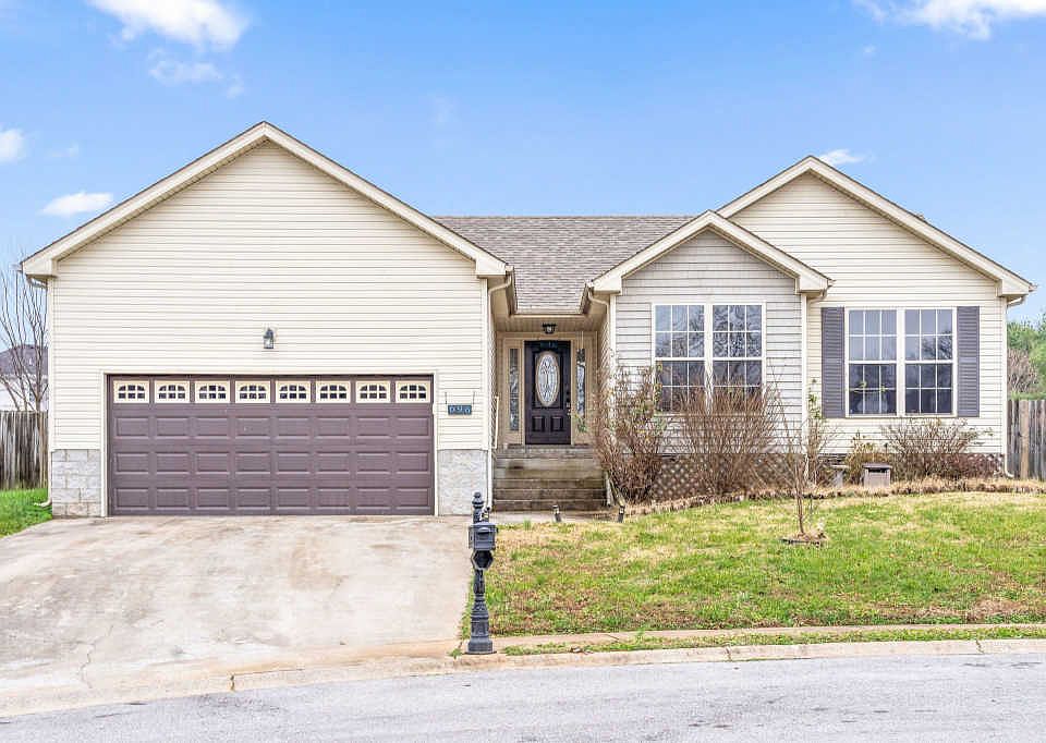 1st image of 696 Fox Trail Ct