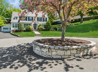 97 Summit Ave, Bronxville, NY 10708