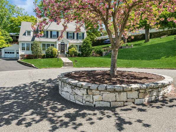 97 Summit Avenue, Bronxville, NY 10708