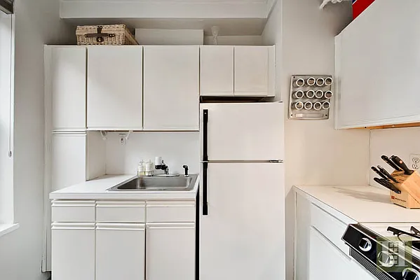 Rented by Halstead Real Estate | media 11