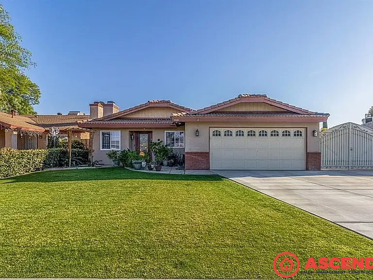 3909 Maris Ct — Photo 1