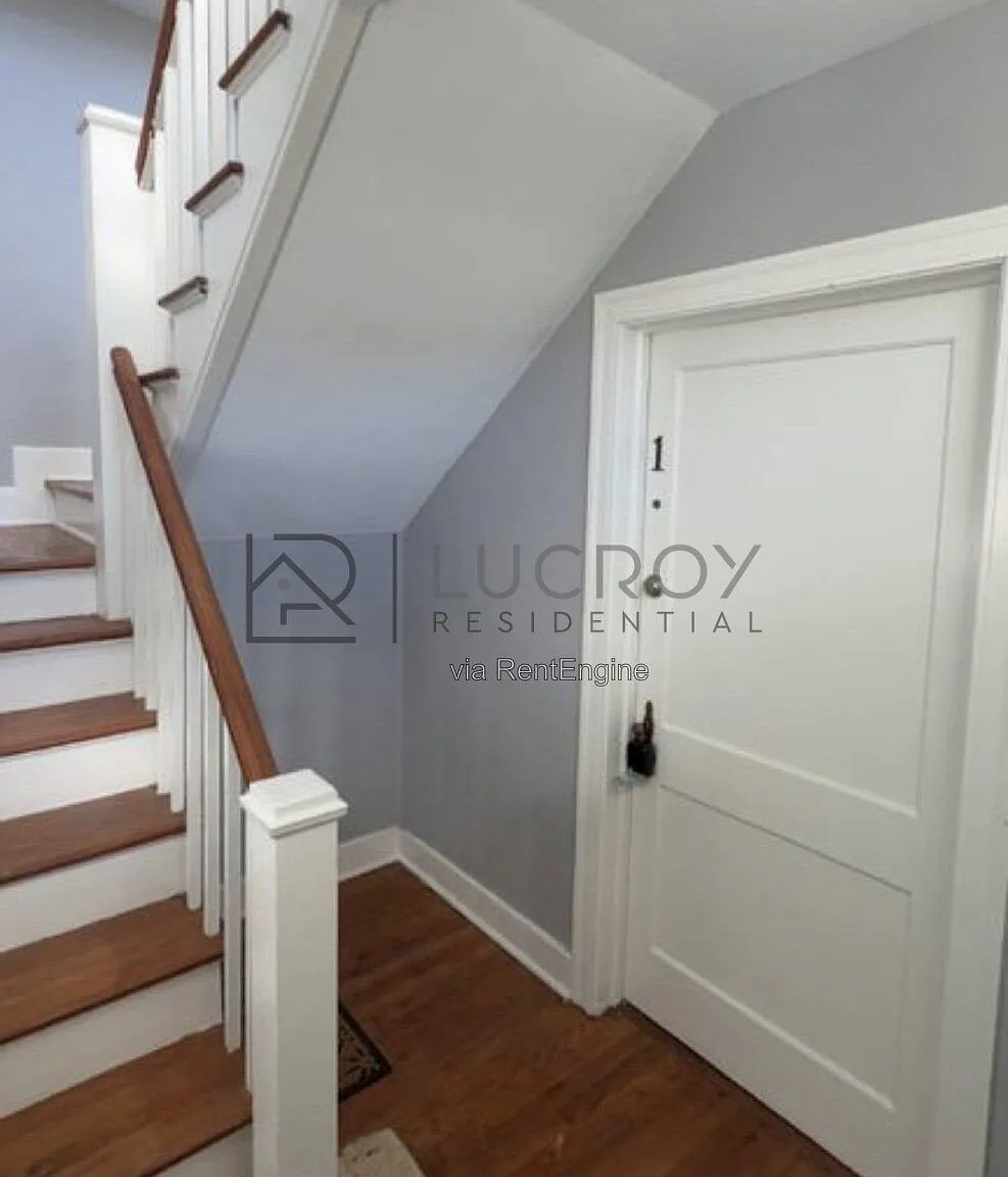 Studio, 974 sqft, $1,100 — Photo 4