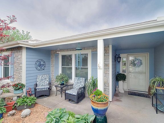 2nd image of 927 Jasara Cir