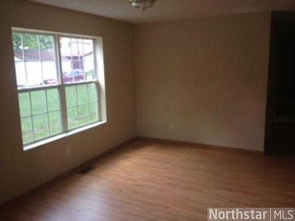 5th image of 2526 Cedar Ave S