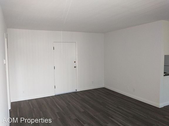 3rd image of 5030 Maplewood Ave #10611000