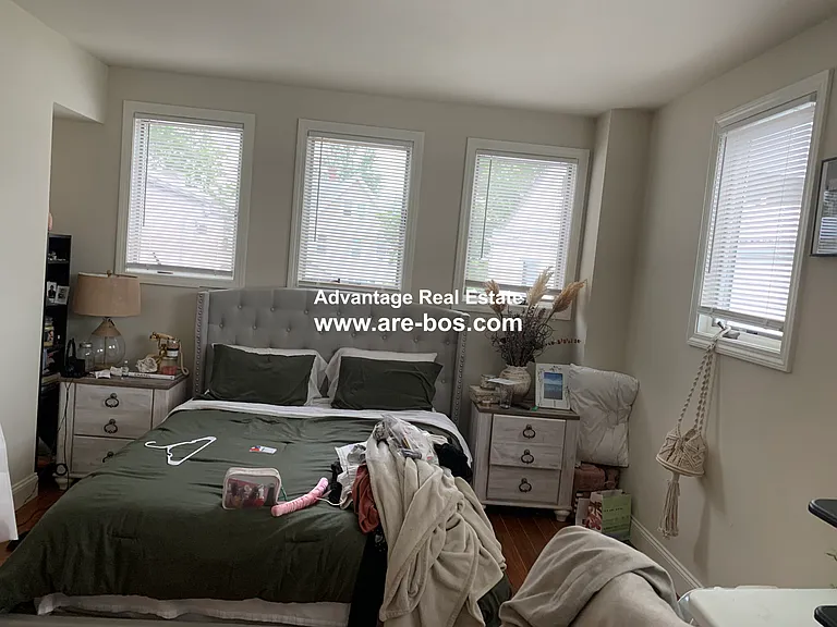 260 Salem St #2 — Photo 8