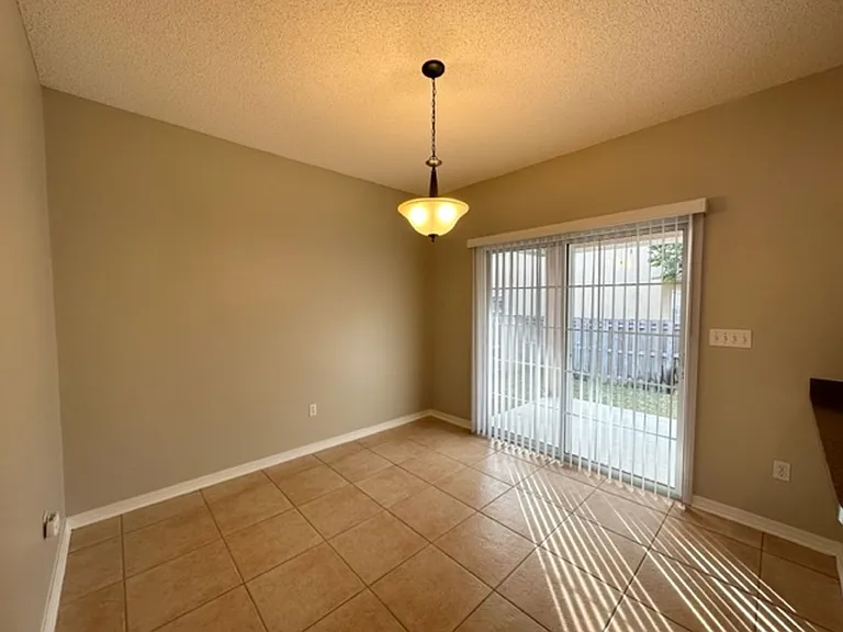 1195 Cathridge Trce — Photo 5