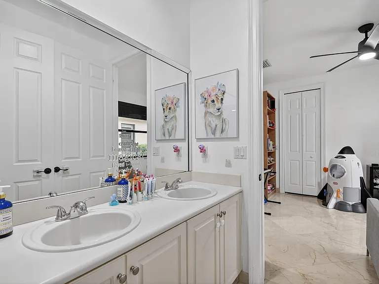 10337 Trianon Pl — Photo 54