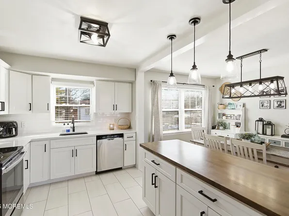 305 Neptune Avenue, Bayville, NJ 08721