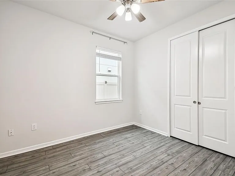 13144 Peachleaf Ave — Photo 32