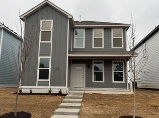 2702 Hughmount Rd, Fayetteville, AR 72704