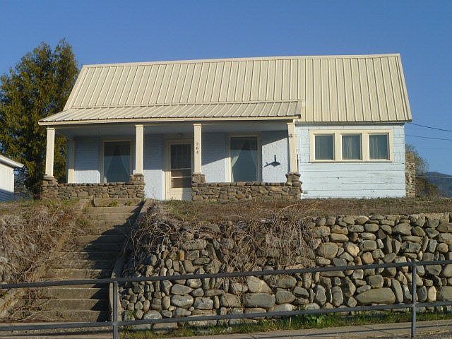 2nd image of 204 Front St