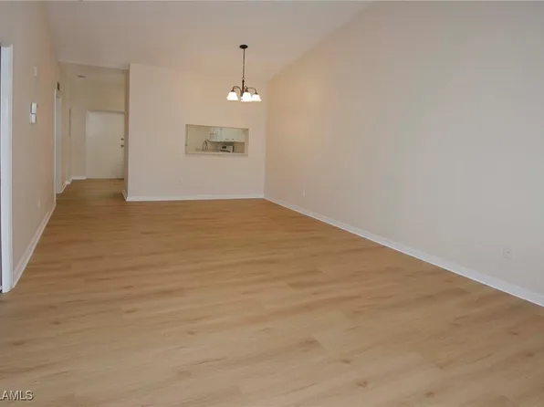 8423 Bernwood Cove Loop APT 406, Fort Myers, FL 33966