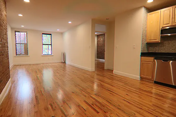 Rented by PMG Real Estate  | media 17