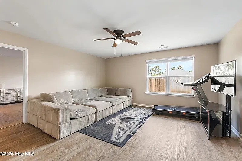 3 bed, 1515 sqft, $1,800 — Photo 2