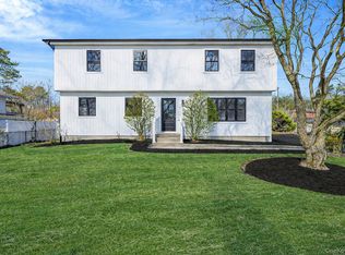 426 Lucerne Avenue, Shirley, NY 11967