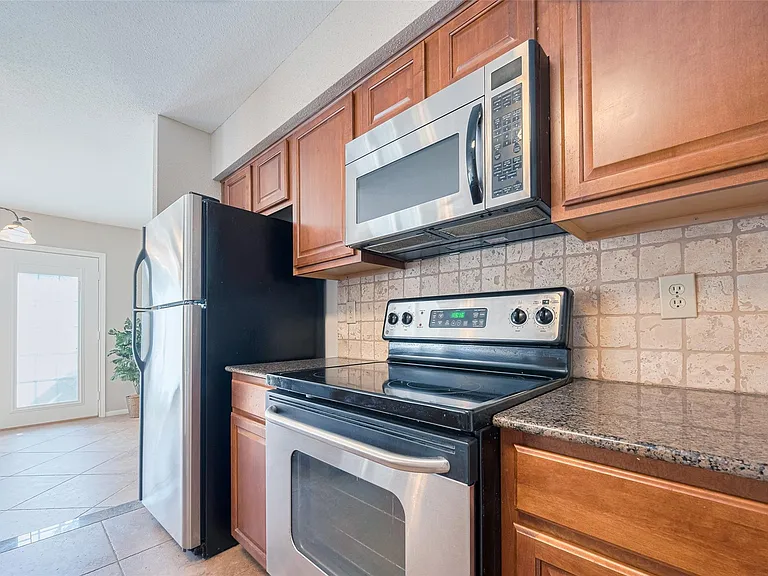 2211 S Kirkwood Rd #19 — Photo 17