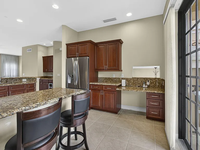 803 Del Sol Cir — Photo 11