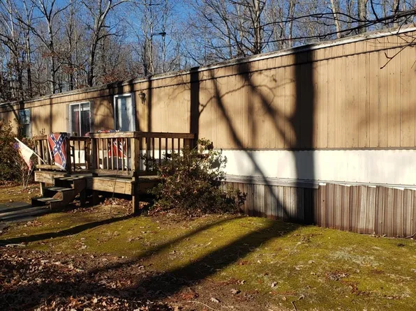 1257 Old Peachtree Rd, Green Bay, VA 23942