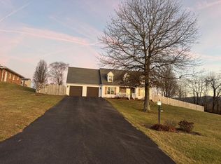 113 Four Apple Ave, Chilhowie, VA 24319