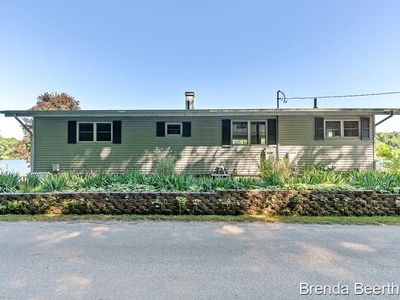 3911 S Shore Dr, Delton, MI, 49046