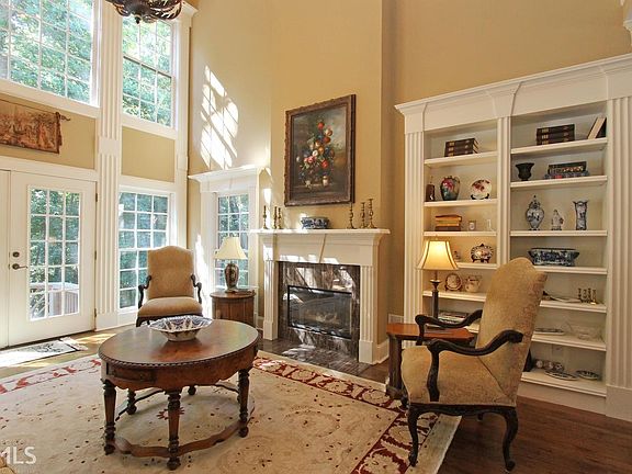 5th image of 2055 River Falls Dr