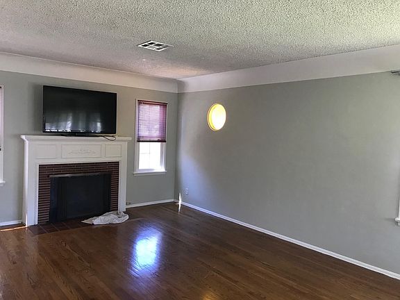 Living Room. 1600 S. Palm
