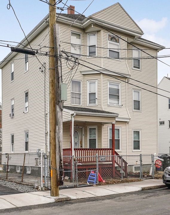 2nd image of 21 Vestal St
