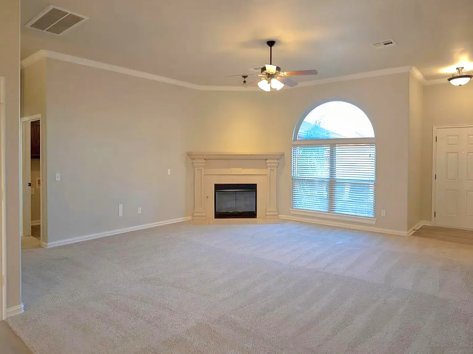 2218 Melody Dr — Photo 3
