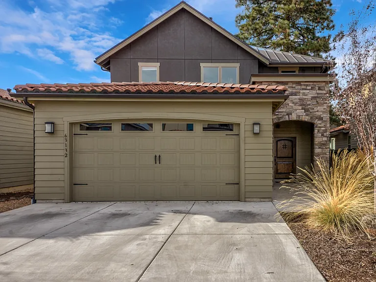 63132 NW Via Cambria — Photo 1