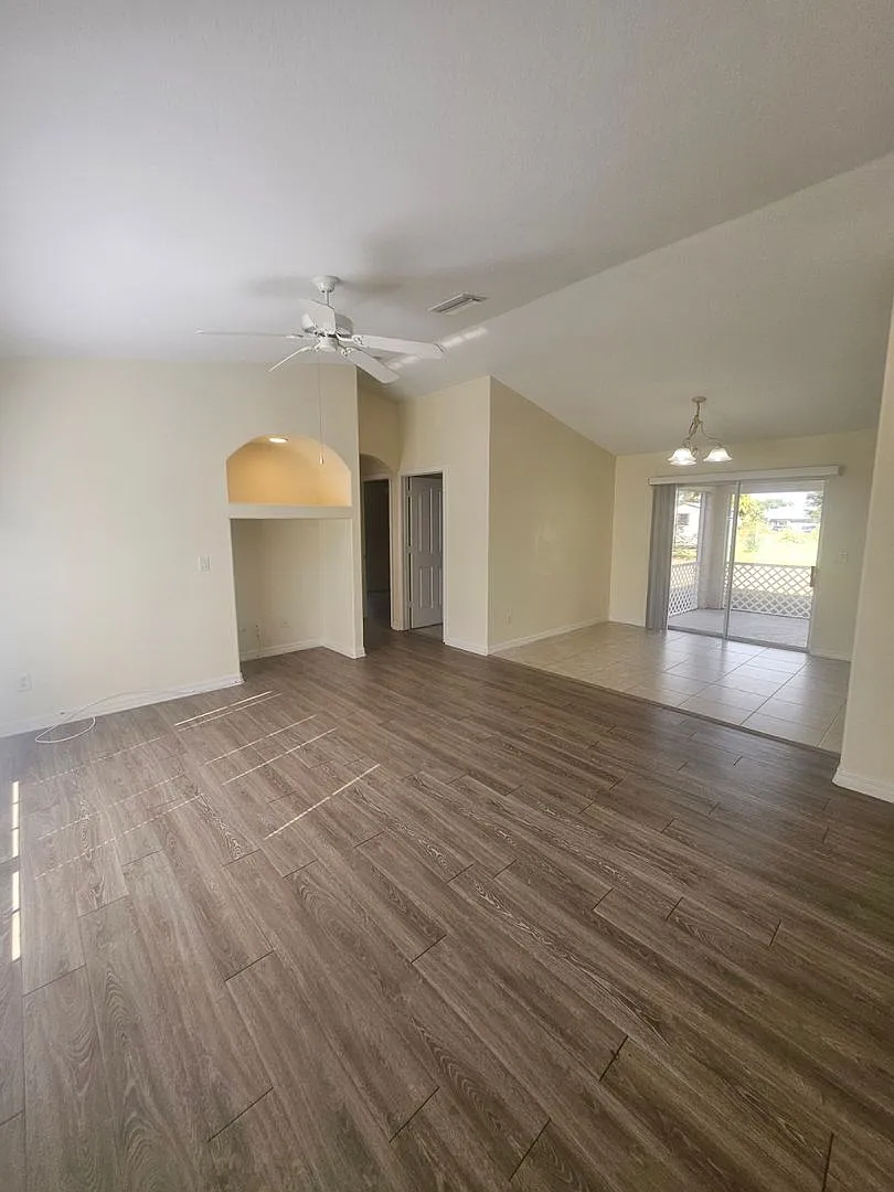 Beautiful 3-bedroom rental home in North Port Fl. — Photo 3