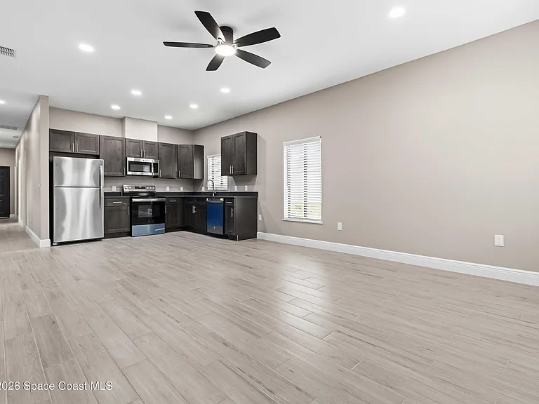 1649 Belem St SE #1649B — Photo 11