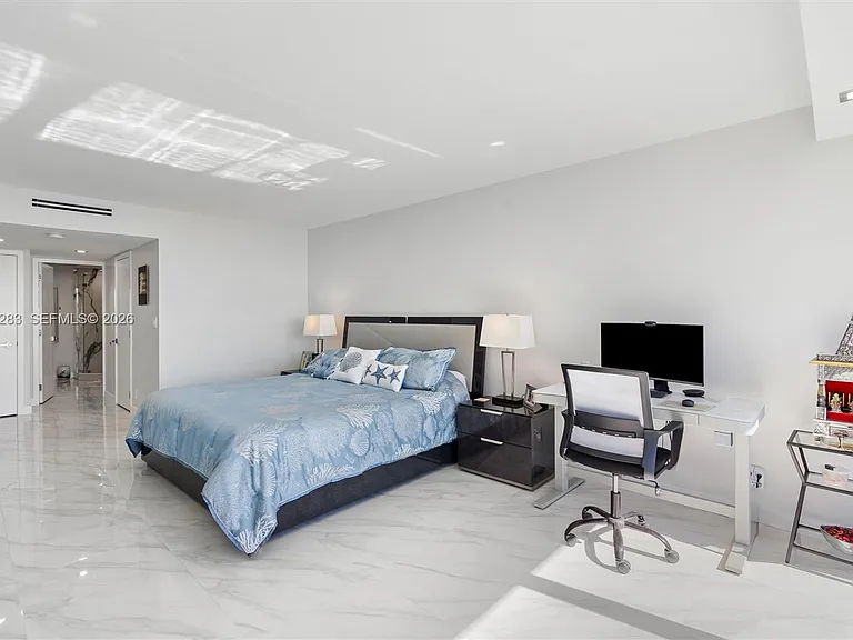 2100 S Ocean Ln #502 — Photo 22