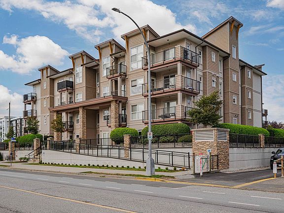 3rd image of 20175 53rd Ave #111