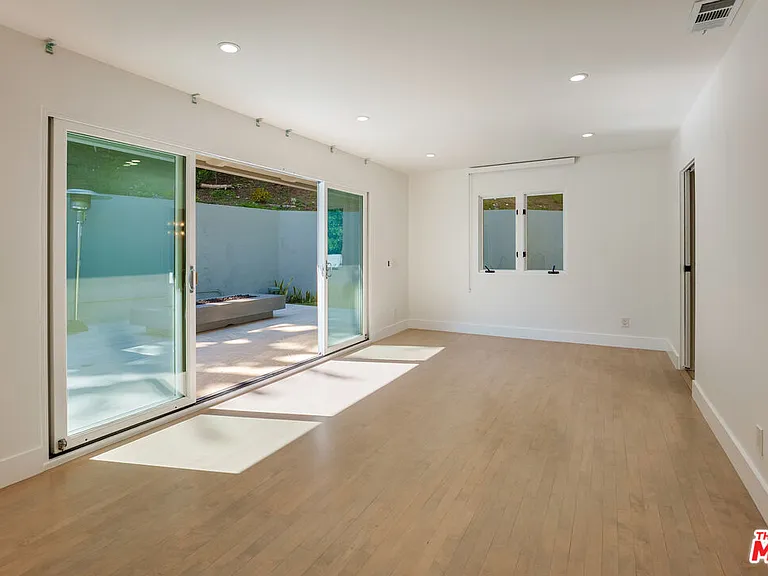 1404 Devlin Dr — Photo 25