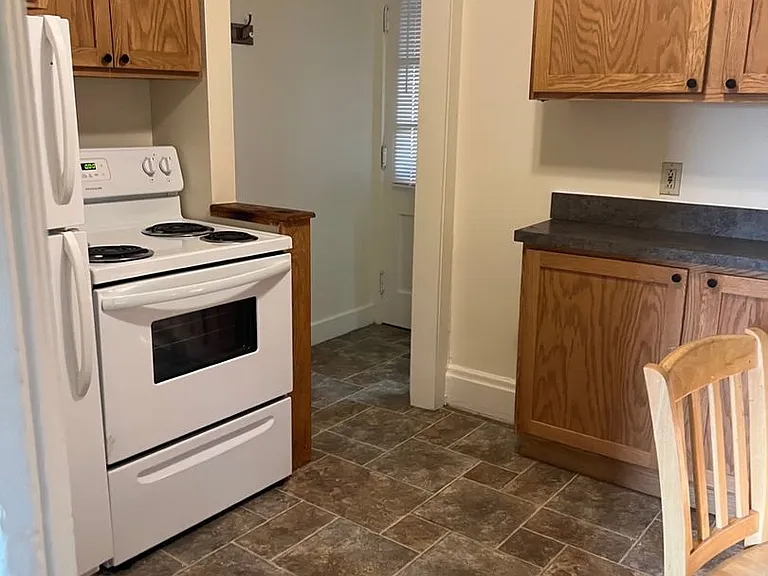 502 N State St — Photo 2