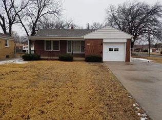 2233 S McAdam Dr, Wichita, KS 67218