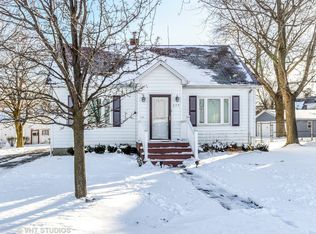 639 Oak Park Ave, Beecher, IL 60401