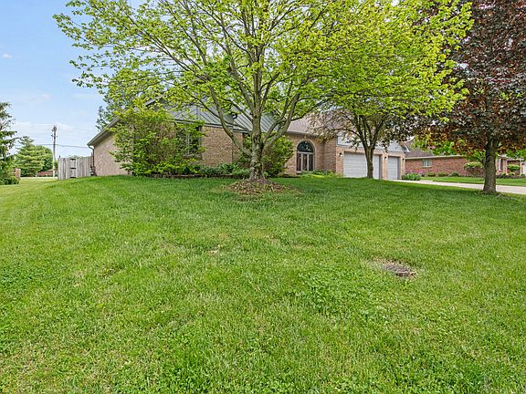 3rd image of 2137 Scarlet Oak Dr