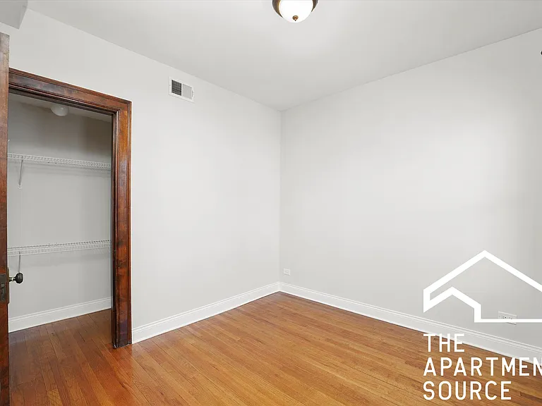 3050 N Milwaukee Ave #2 — Photo 4