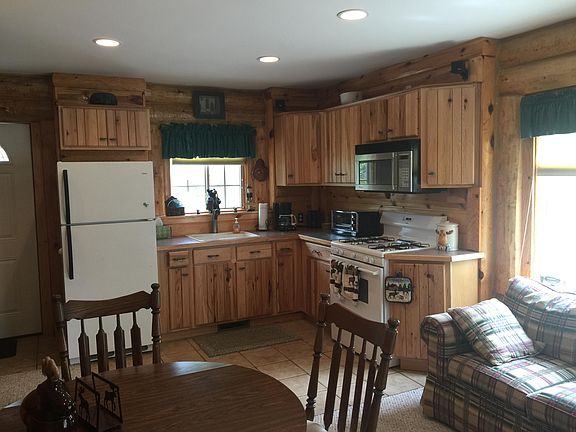 4th image of 9410 Holly Ave