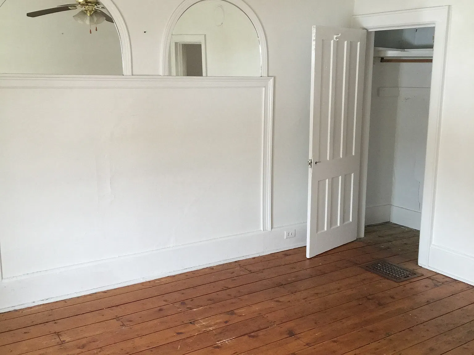 3 bed, 900 sqft, $1,200 — Photo 3