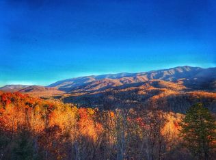 435 Lucerne Way, Gatlinburg, TN 37738