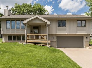1840 Hidden Hollow Ct NW, Cedar Rapids, IA 52405